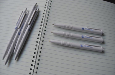Dust-free cleanroom ESD pen